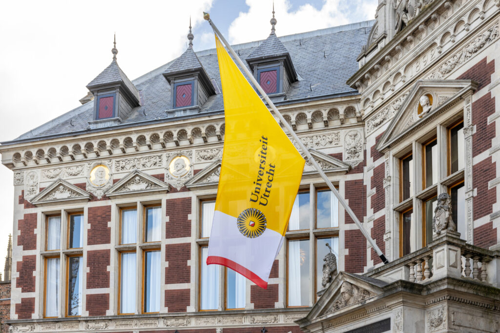 vlag op het Academiegebouw in Utrecht
